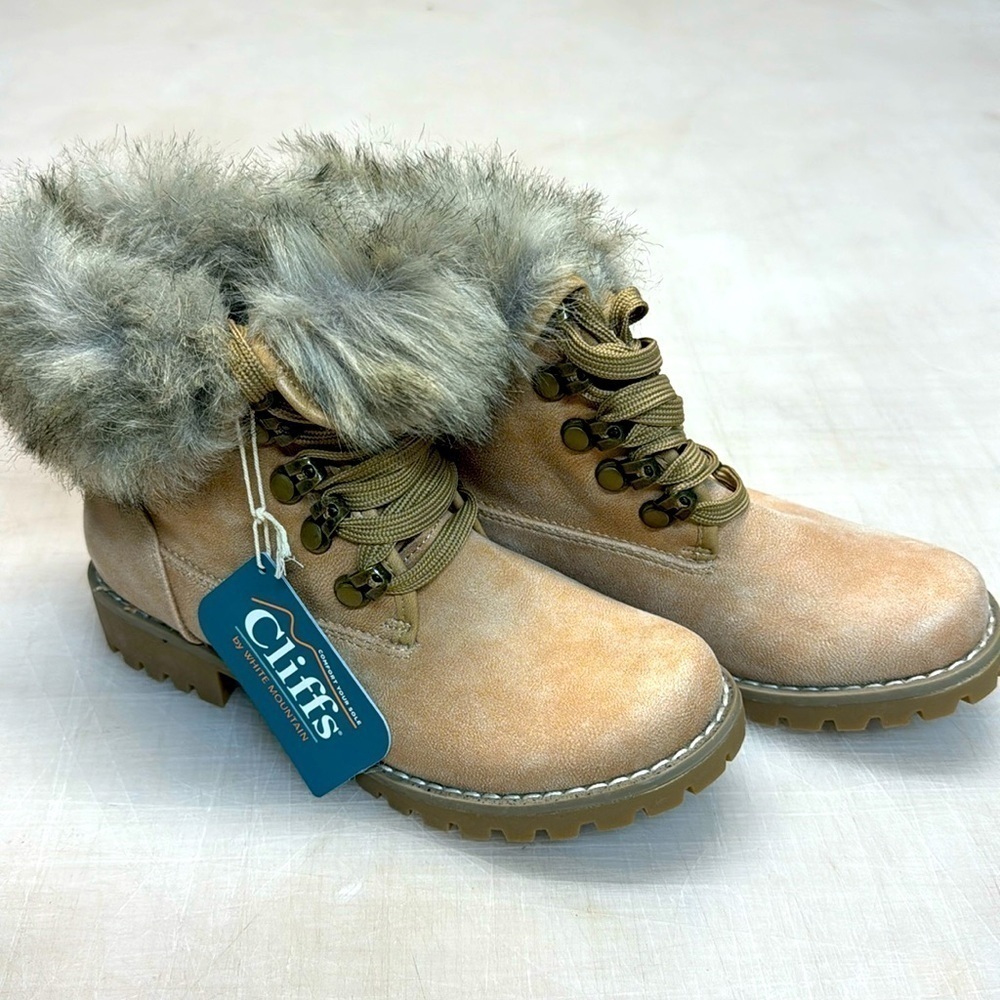 0824-10 Cliffs Furry Boots